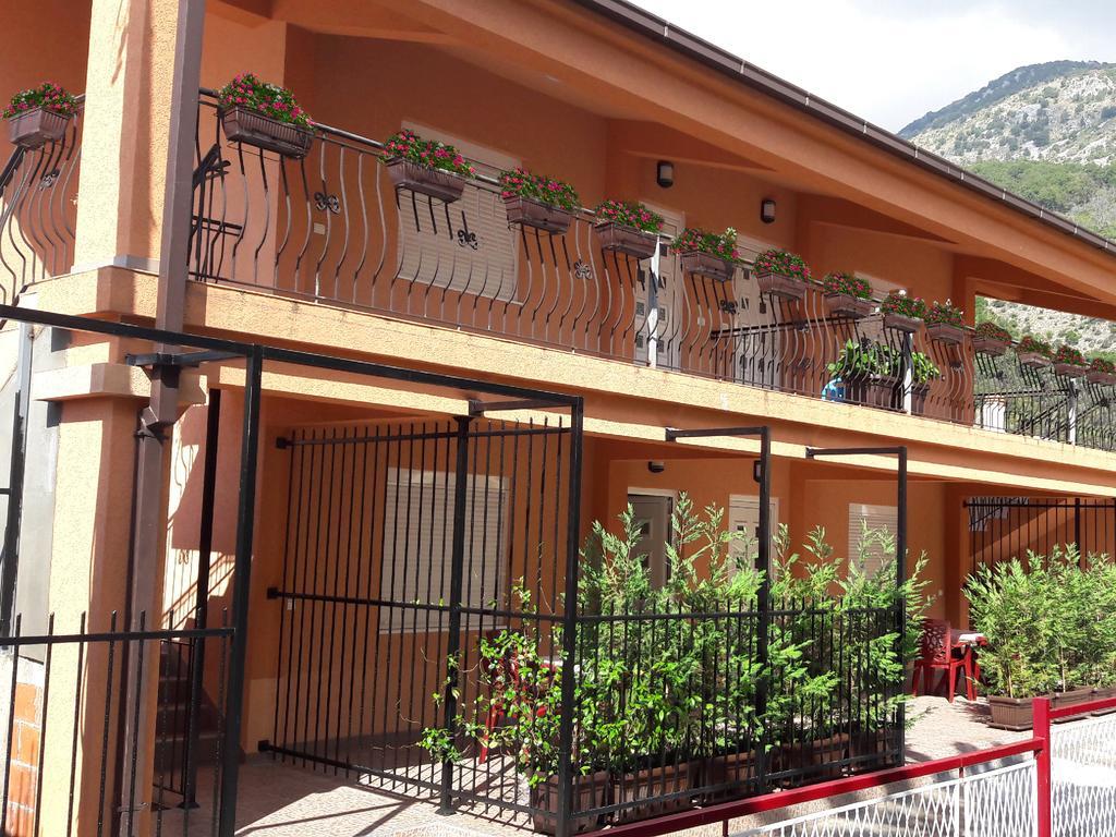 Apartments Sergej Sutomore Exterior foto